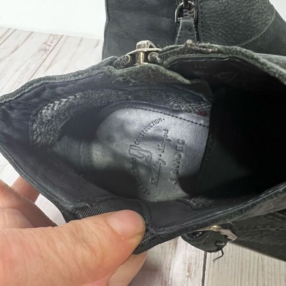 J Shoes Dorado Black Leather Buckle Chelsea Ankle Moto Boots - Picture 2 of 10